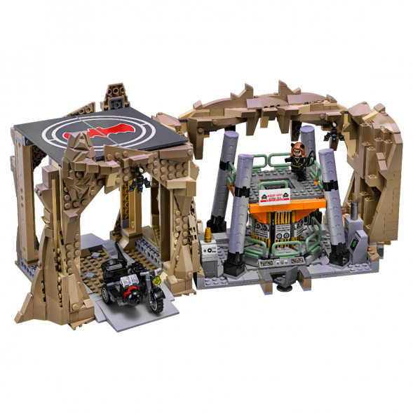 Конструктор LEGO Коллекционные наборы 76052 Логово Бэтмена в Комсомольске-на-Амуре