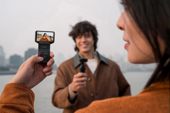 Экшн-камера Insta360 Luna Ultra Standard Combo, Cosmic Black в Комсомольске-на-Амуре